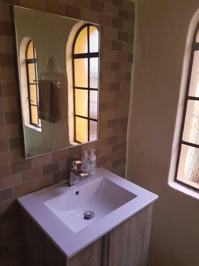 Airport Tower Lodge Kempton Park Exterior photo