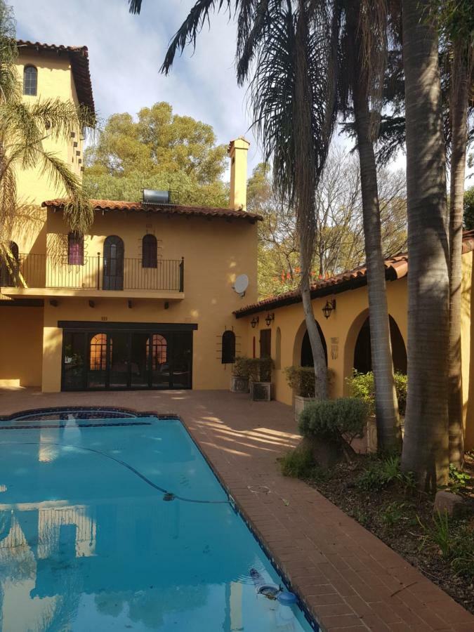 Airport Tower Lodge Kempton Park Exterior photo