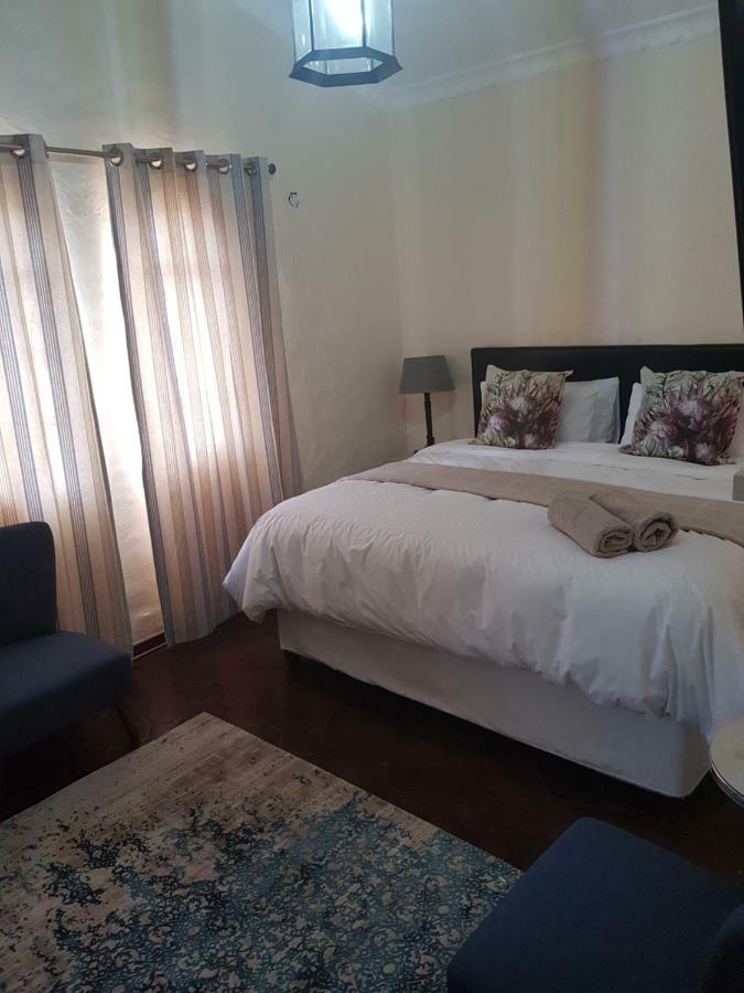 Airport Tower Lodge Kempton Park Exterior photo